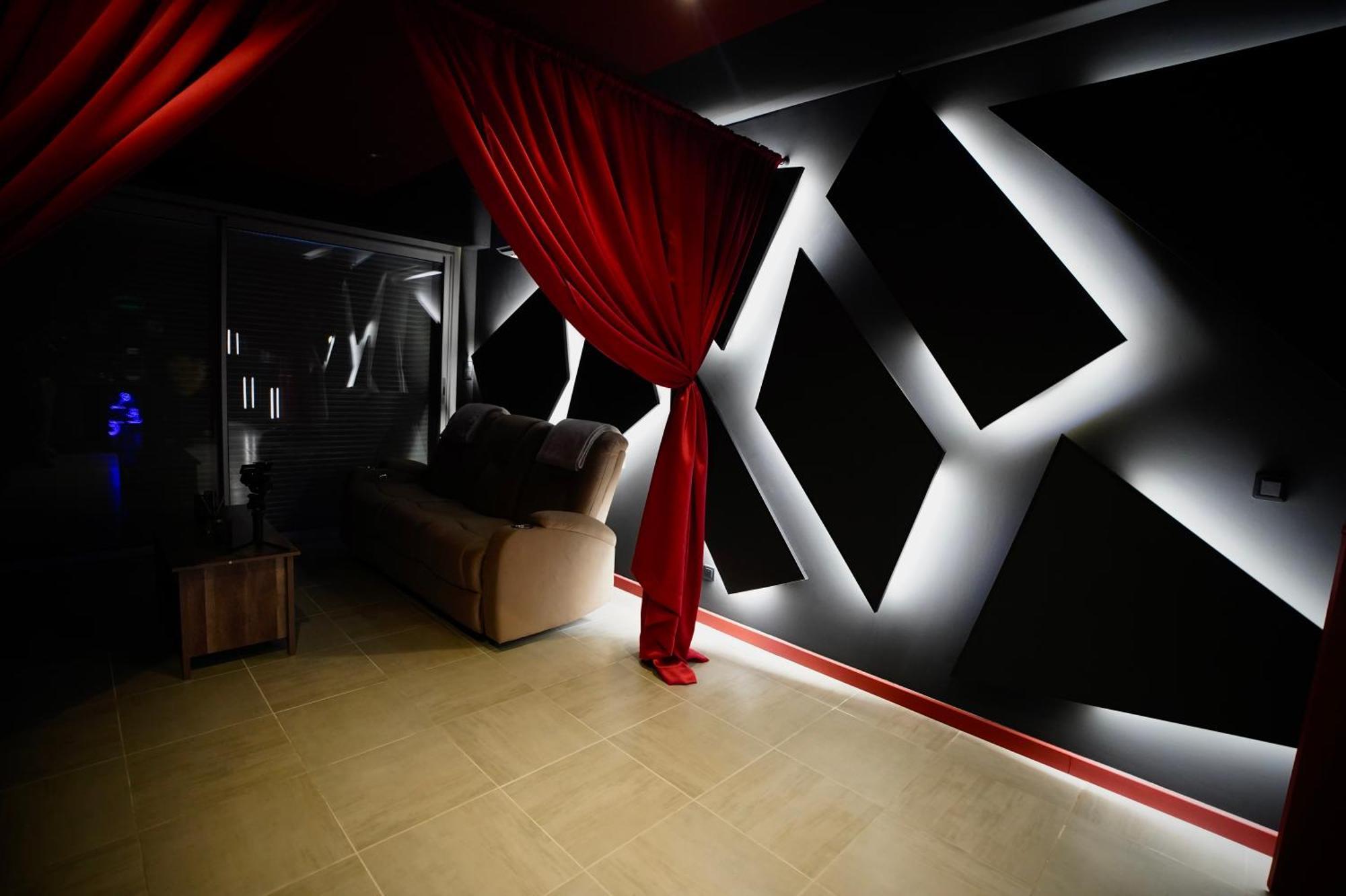 L Unique Cinema Room Grenoble Exterior photo